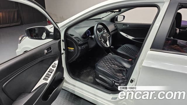 Hyundai Accent(новый кузов / новое поколение) 1.6 GDI top, 2012 11