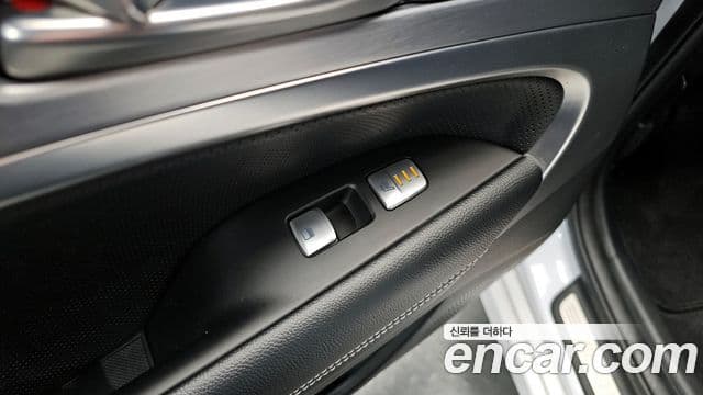 Genesis G70 Elite, 2019 19