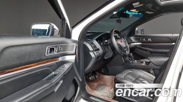 Ford Explorer 5세대, 2016 11