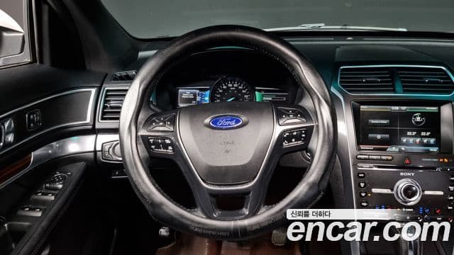 Ford Explorer 5세대, 2016 13