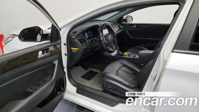 Hyundai LF Sonata 2.0 Smart, 2015 10