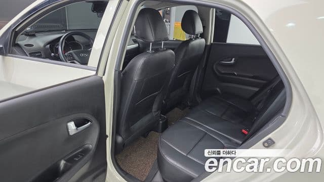 Kia All New Morning Luxury, 2013 11