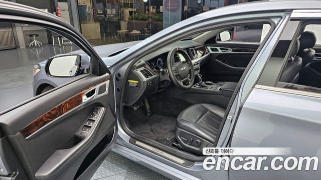 Hyundai Genesis DH Modern, 2014 11