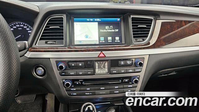 Hyundai Genesis DH Modern, 2014 15