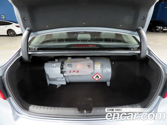 Hyundai LF Sonata LPI Modern(для людей с инвалидностью), 2015 19