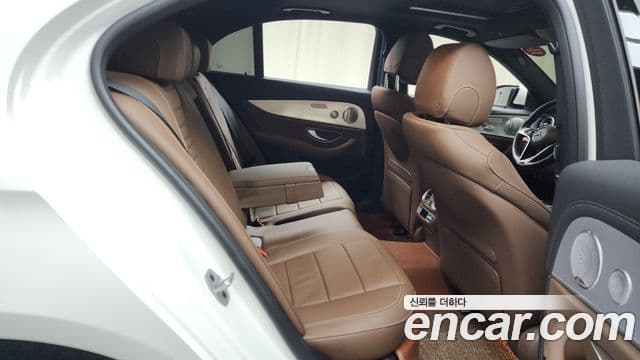 Mercedes-Benz E-класс W213 Avantgarde, 2021 12