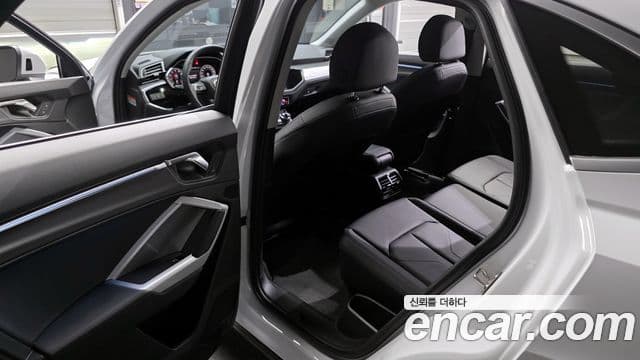 Audi Q3 (F3), 2025 11