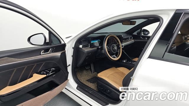 Kia K5 3세대 Signature, 2021 10