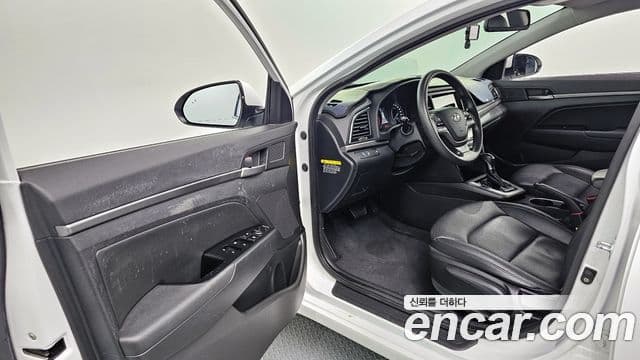 Hyundai Avante AD 1.6 GDI Value Plus, 2018 10