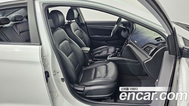 Hyundai Avante AD 1.6 GDI Value Plus, 2018 13