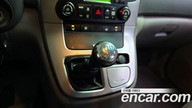 Kia Carnival R Grand Carnival GLX, 2011 9