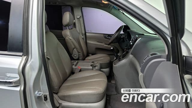 Kia Carnival R Grand Carnival GLX, 2011 10