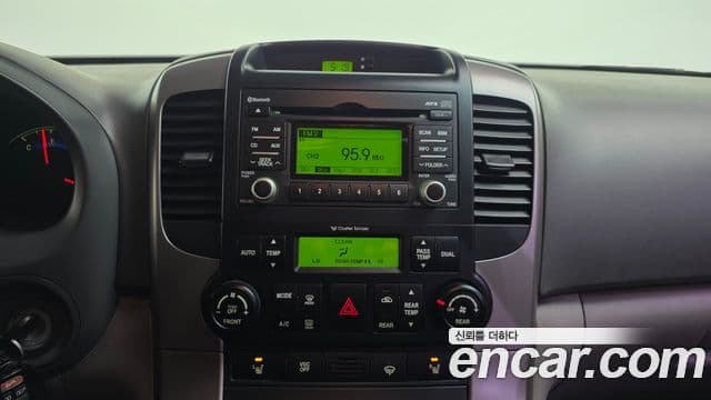 Kia Carnival R Grand Carnival GLX, 2011 14