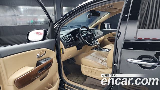 Kia All New Carnival Noblesse, 2017 10