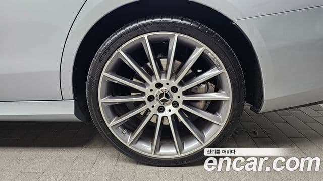 Mercedes-Benz E-класс W213 AMG Line, 2022 все фото