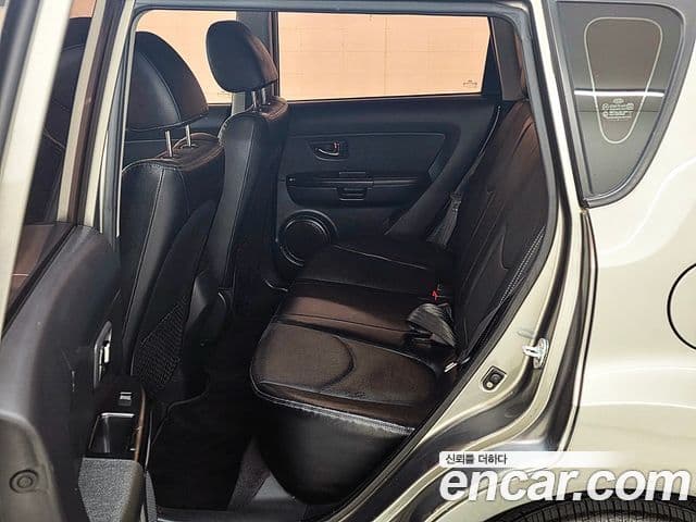 Kia Soul Safety, 2010 13
