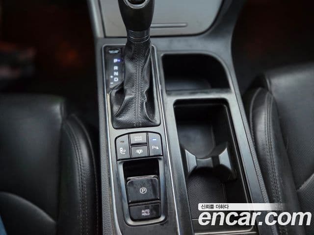 Hyundai LF Sonata гибрид Premium, 2016 11