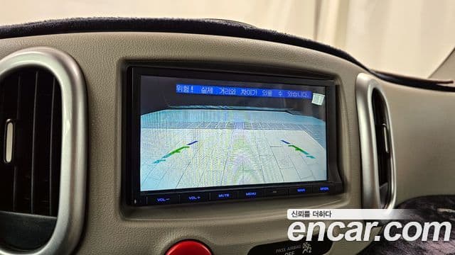 Nissan 큐브 Z12, 2013 15