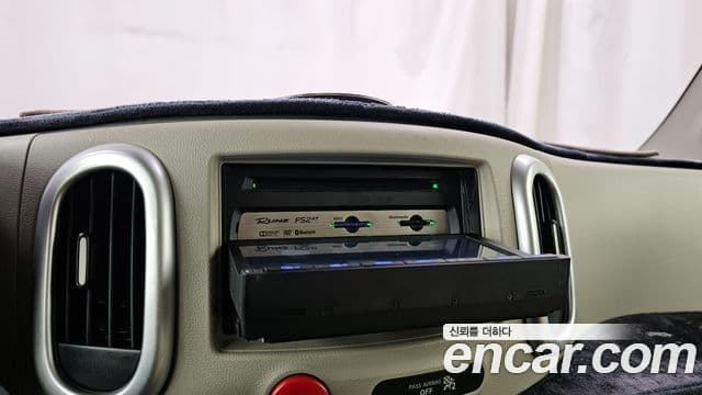 Nissan 큐브 Z12, 2013 18