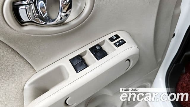 Nissan 큐브 Z12, 2013 19