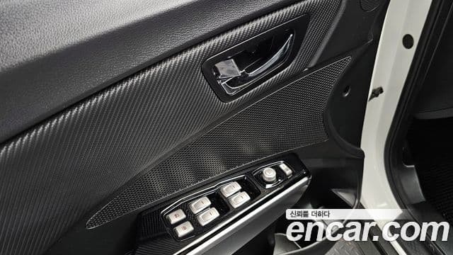 KG모빌리티(SsangYong) Tivoli Armor дизель LX 2WD, 2018 19