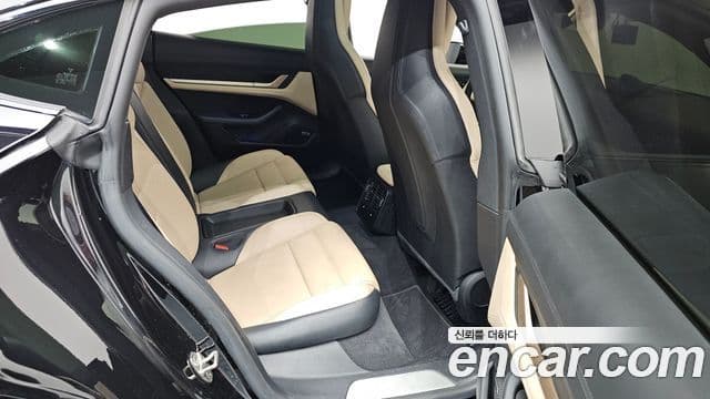 Porsche 타이칸 4S, 2021 12