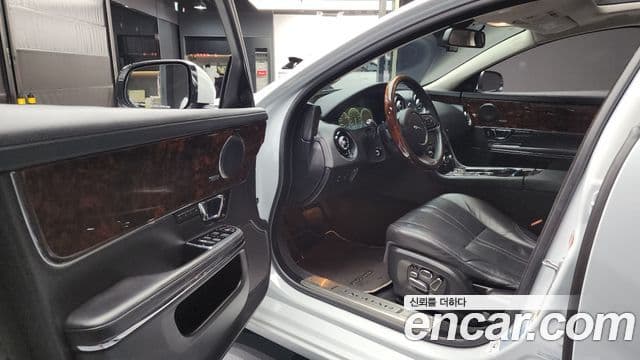 Jaguar All New XJ X351, 2015 10