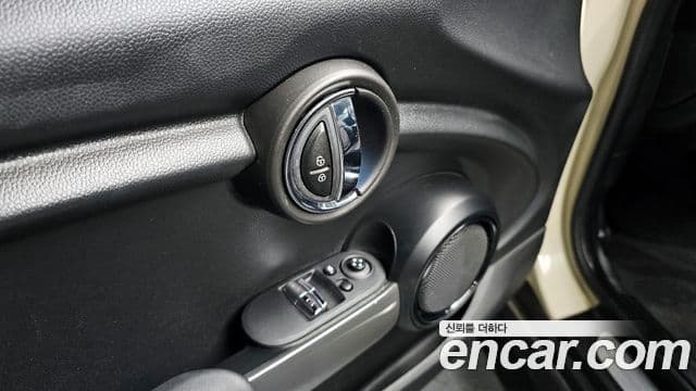 Mini Cooper D 3세대, 2017 13