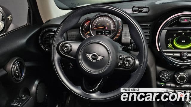 Mini Cooper D 3세대, 2017 14