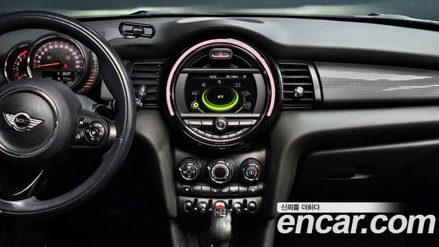 Mini Cooper D 3세대, 2017 15