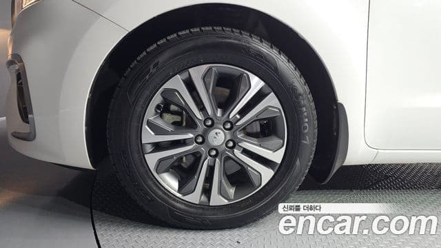 Kia The / новый New Carnival Luxury, 2020 все фото