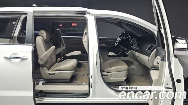 Kia The / новый New Carnival Luxury, 2020 12