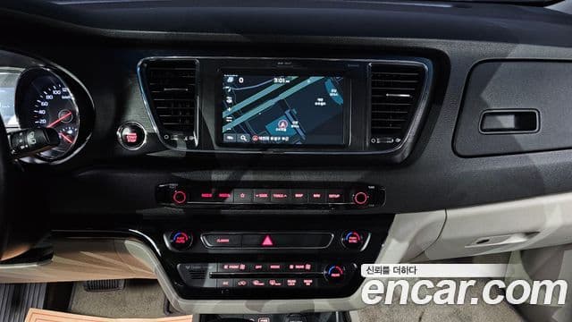 Kia The / новый New Carnival Luxury, 2020 16