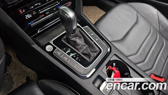 Volkswagen 아테온 2.0 TDI R-LINE 4모션, 2022 9