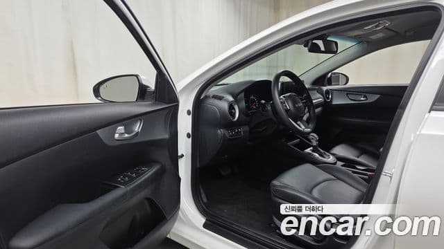 Kia The / новый New K3 2세대 Trendy, 2022 10