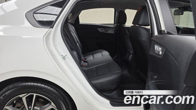 Kia The / новый New K3 2세대 Trendy, 2022 12