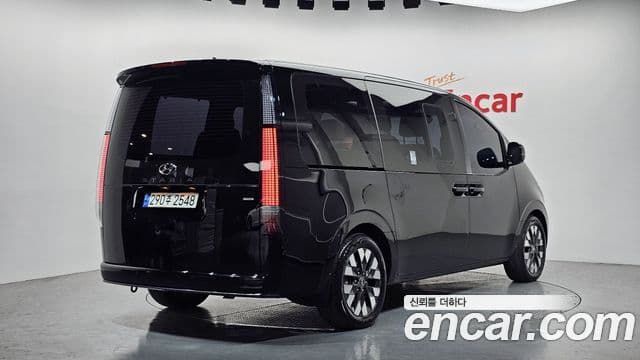 Hyundai Staria Inspiration, 2023 2
