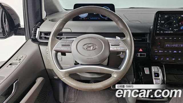 Hyundai Staria Inspiration, 2023 13