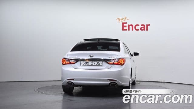 Hyundai YF Sonata топовая версия, 2011 4