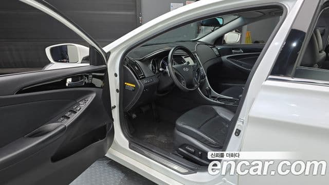 Hyundai YF Sonata топовая версия, 2011 10