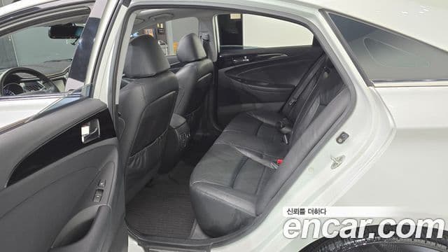 Hyundai YF Sonata топовая версия, 2011 11