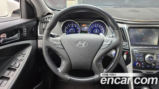 Hyundai YF Sonata топовая версия, 2011 13