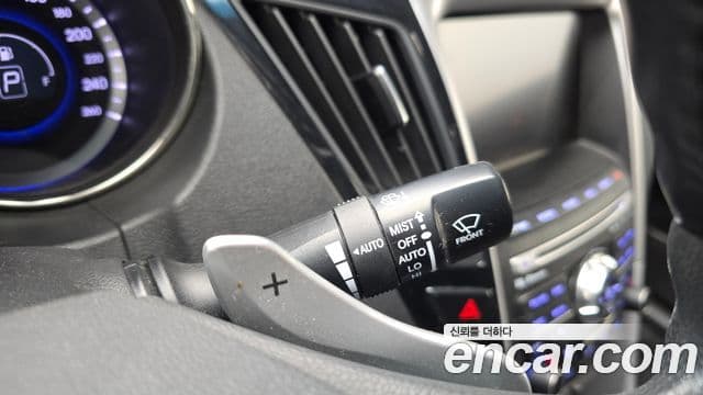 Hyundai YF Sonata топовая версия, 2011 15