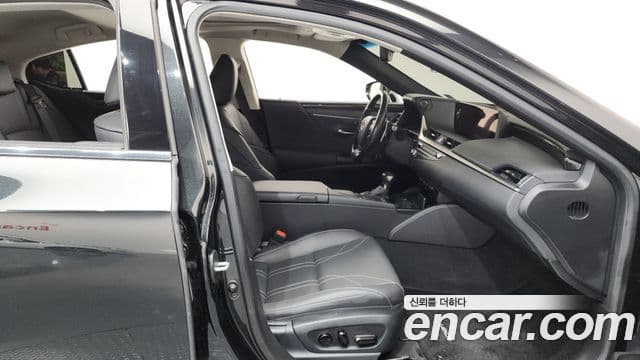 Lexus ES300h 7세대 Luxury Plus, 2021 11