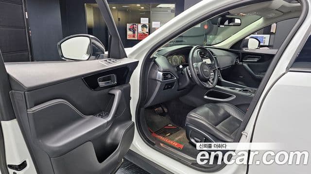 Jaguar F-PACE 20d R-Sport, 2018 11