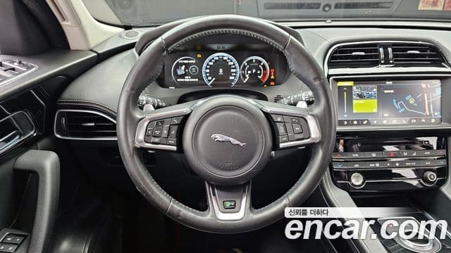 Jaguar F-PACE 20d R-Sport, 2018 13