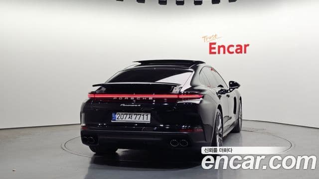 Porsche Panamera (976), 2025 4