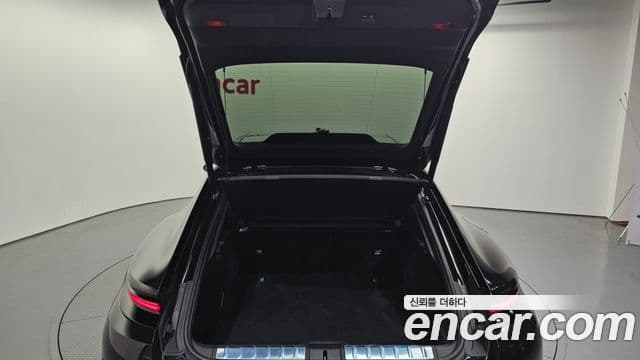 Porsche Panamera (976), 2025 19