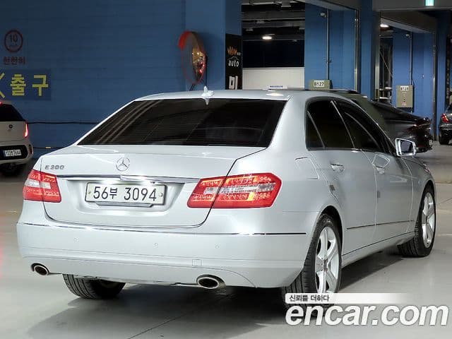 Mercedes-Benz E-класс W212 E300 Elegance, 2011 4
