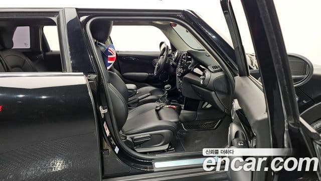 Mini Cooper 3세대, 2016 11